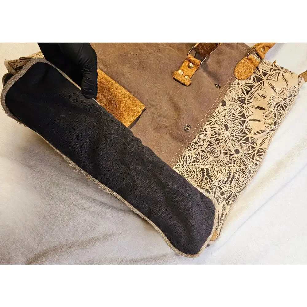 Maya Tote Bag. Leather & Canvas. Floral large bag. Zip closure. Multiple pockets